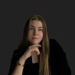 A profile image of Alisa | Alaska Hub